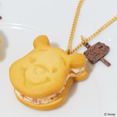 プー / ハニーキャラメル クッキーサンドアイス ネックレス【ディズニー アクセサリー】