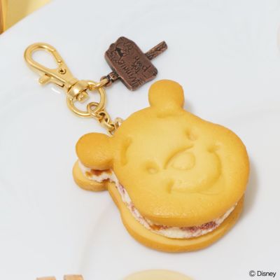 プー / ハニーキャラメル クッキーサンドアイス バッグチャーム【ディズニー アクセサリー】