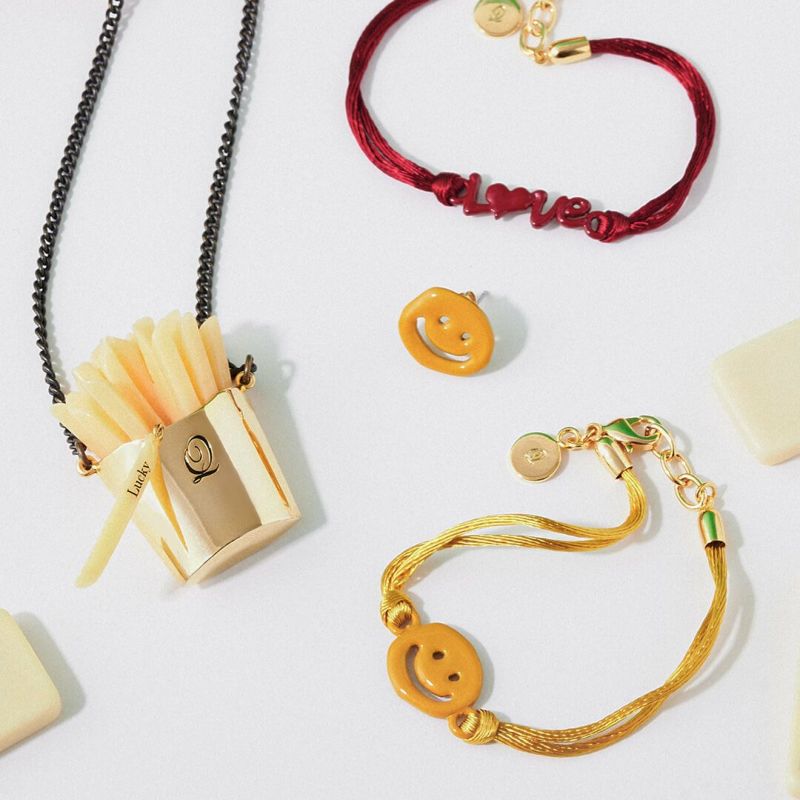 マスタード SMILE グットラック ピアス | Q-pot. ONLINE SHOP