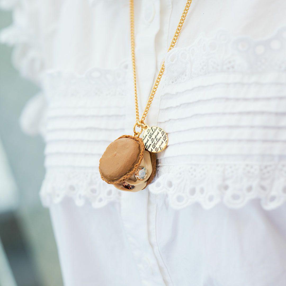 モカ マカロン ネックレス