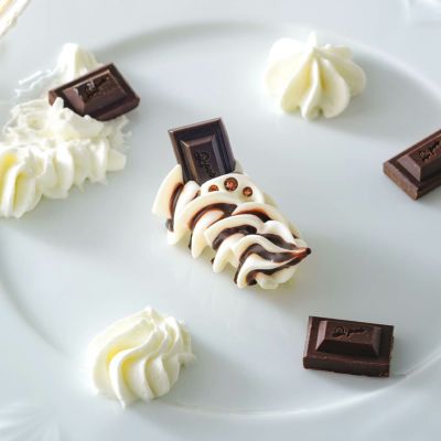 フレッシュクリーム　ウィズ　チョコレートソース ブローチ