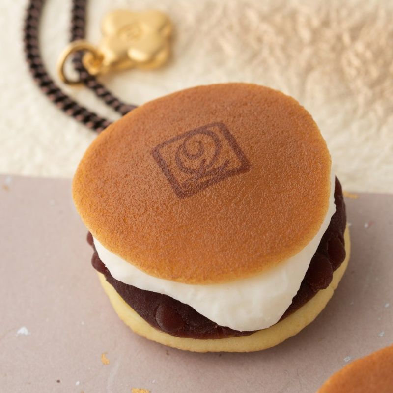 Q-pot.「クリーム どら焼き」ネックレス、もちもち生地＆とろ