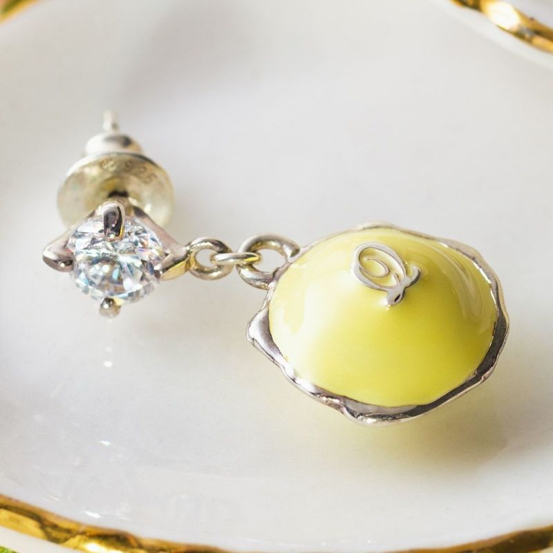 祝開店！大放出セール開催中 残り1点】ピアス/マカロンシルバー(バナナ) | SHOP ONLINE Q-pot. アクセサリー