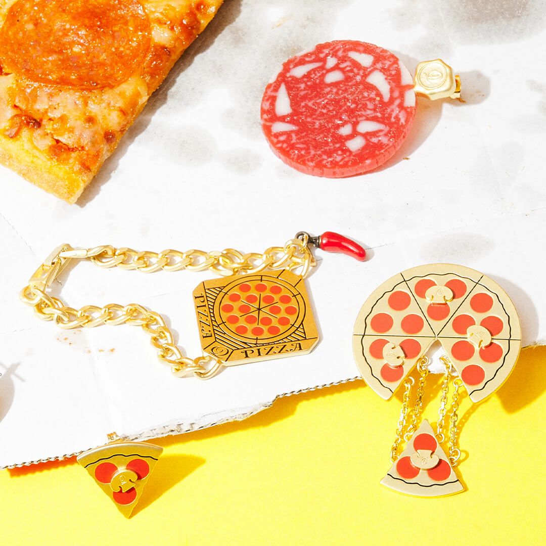 メルティッド チーズ ペパロニピザ ネックレス | Q-pot. ONLINE SHOP 
