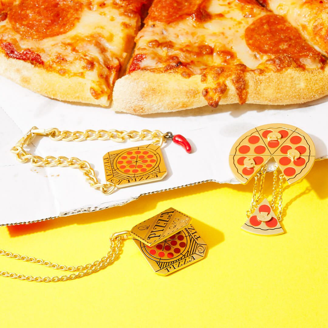 メルティッド チーズ ペパロニピザ ネックレス | Q-pot. ONLINE SHOP 