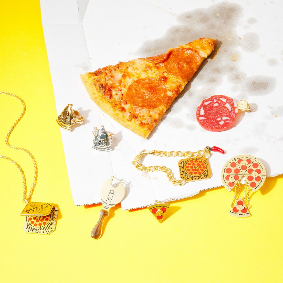 メルティッド チーズ ペパロニピザ ネックレス | Q-pot. ONLINE SHOP 