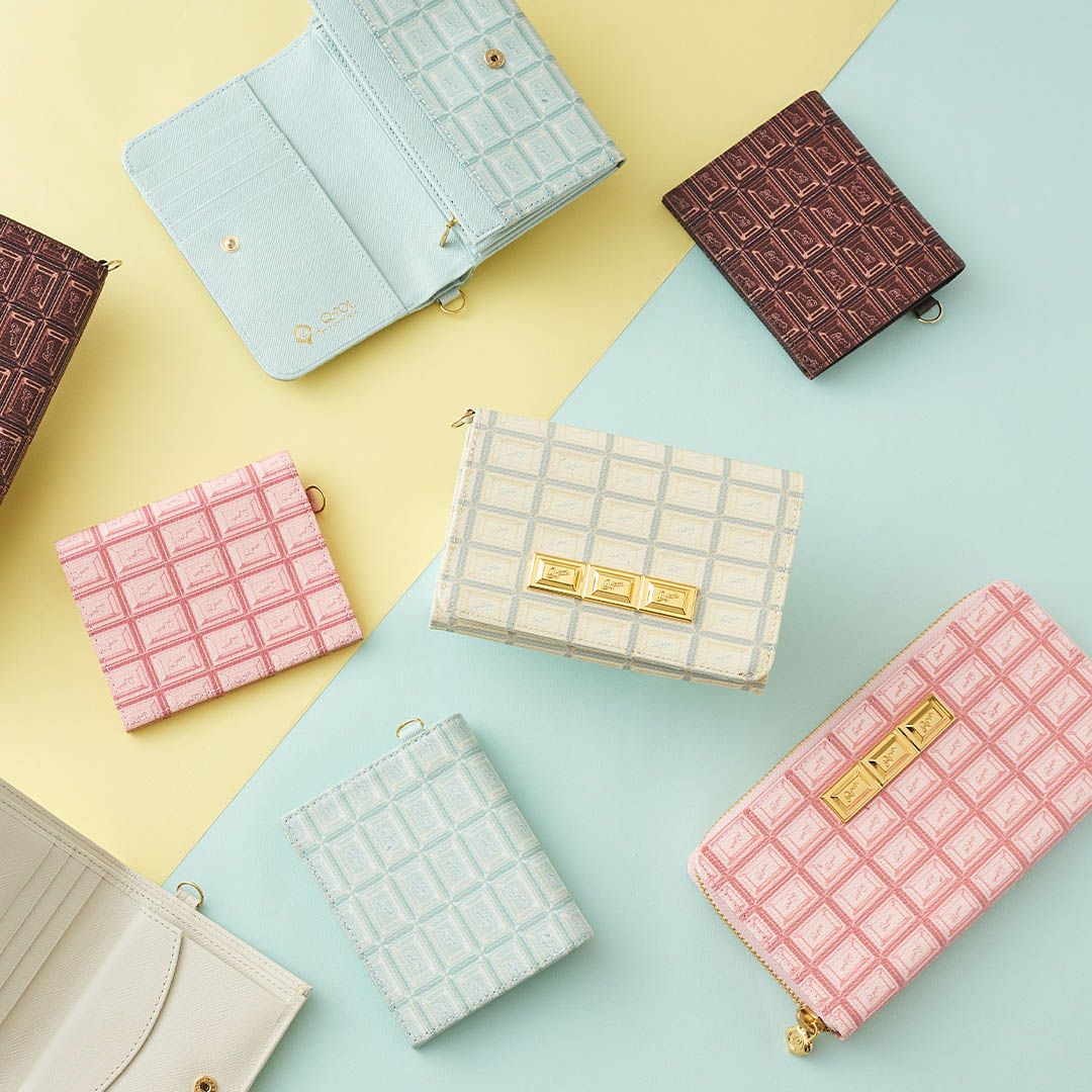 ビターチョコレート フラップショートウォレット（財布） | Q-pot