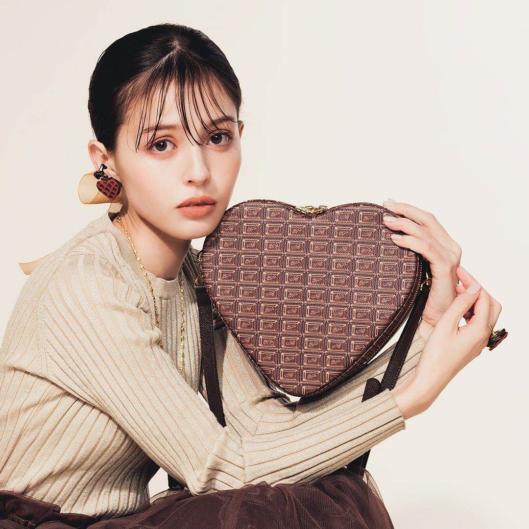 ビターチョコレート・ハート クロスボディーバッグ | Q-pot. ONLINE SHOP