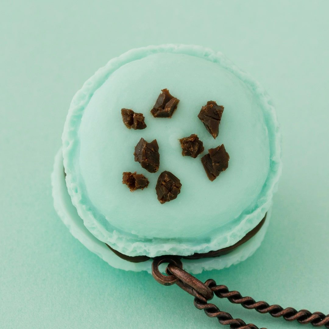 チョコミント　マカロン　ネックレス