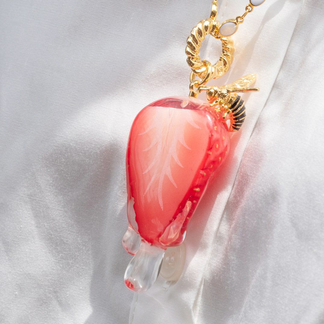 ハチミツ イチゴ ネックレス