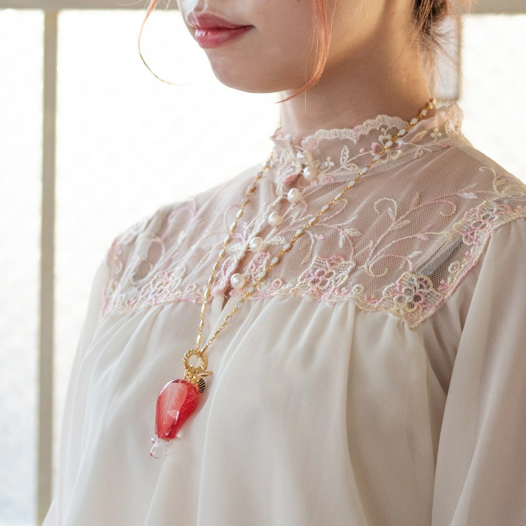 ハチミツ イチゴ ネックレス