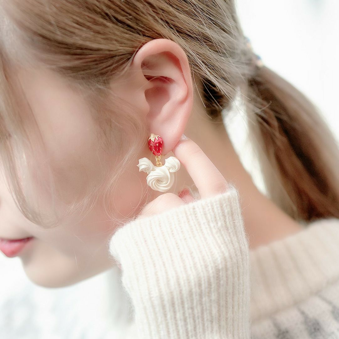 ミッキー/ストロベリーホイップクリーム ピアス【ディズニー  