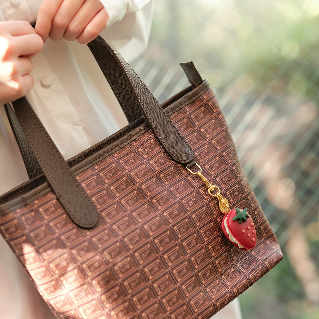 ストロベリーマカロン バッグチャーム(赤)