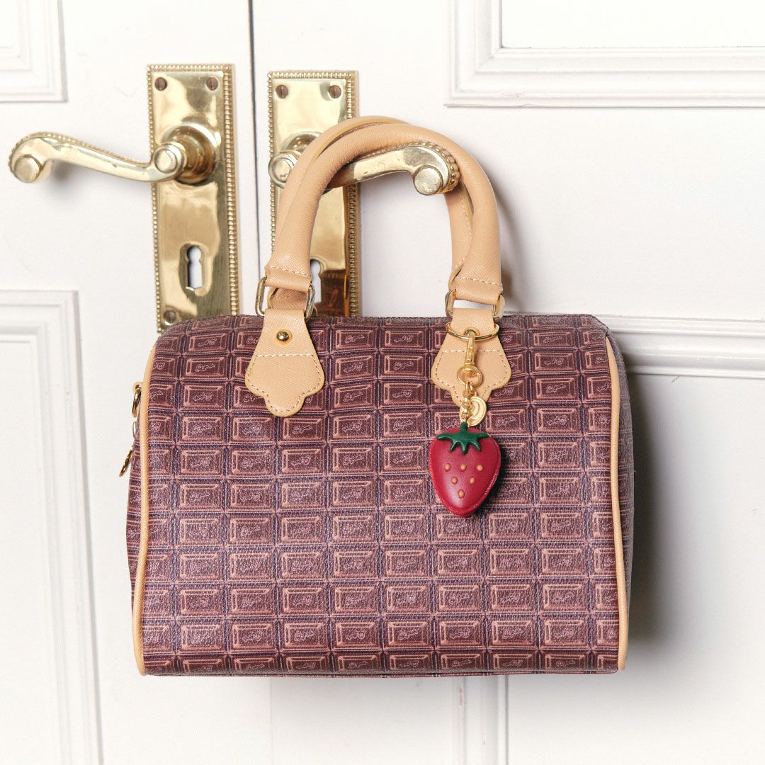 ストロベリーマカロン バッグチャーム(赤)