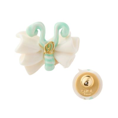 バタフライクリーム ピアス（ミント）