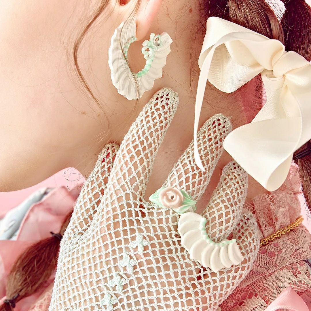 バレエコア フリル ホワイト ピアス