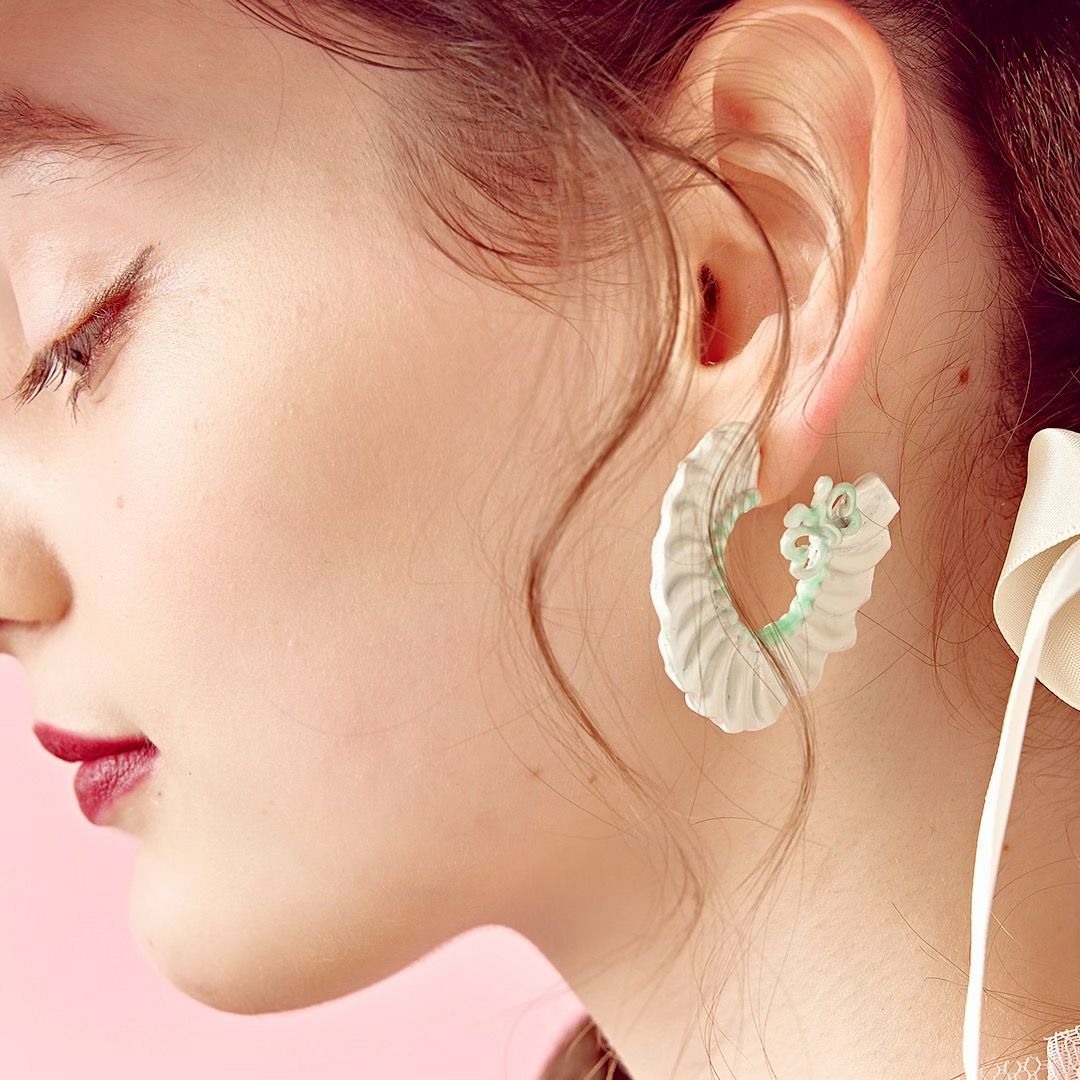 バレエコア フリル ホワイト ピアス