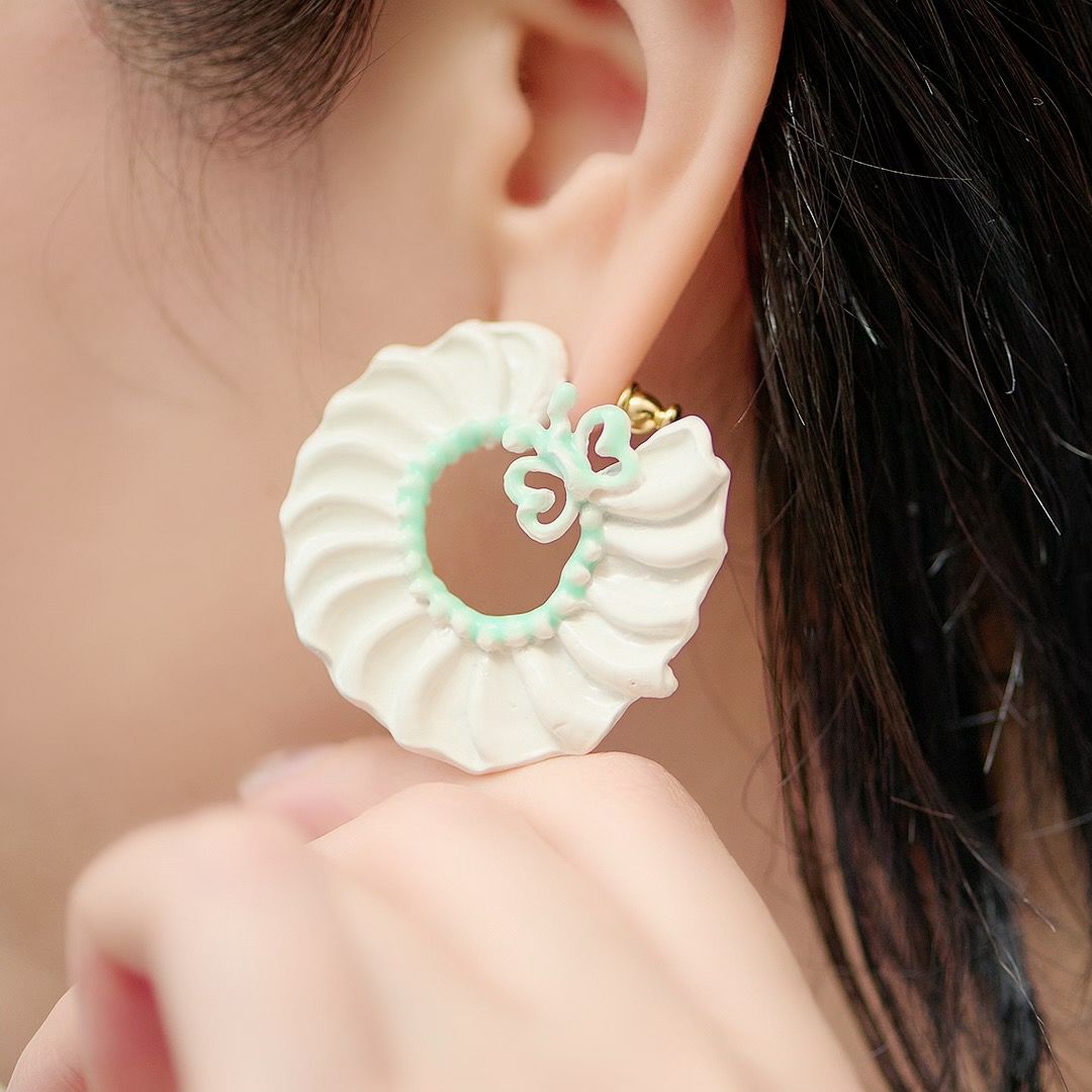 バレエコア フリル ホワイト ピアス