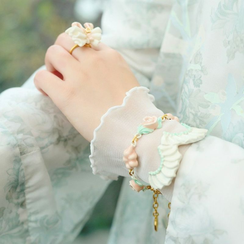 Q-pot. ローズ バングル ローズクリームブレスレット | Q-pot. ONLINE SHOP
