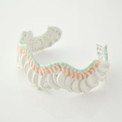 フリルクリーム バングル | Q-pot. ONLINE SHOP