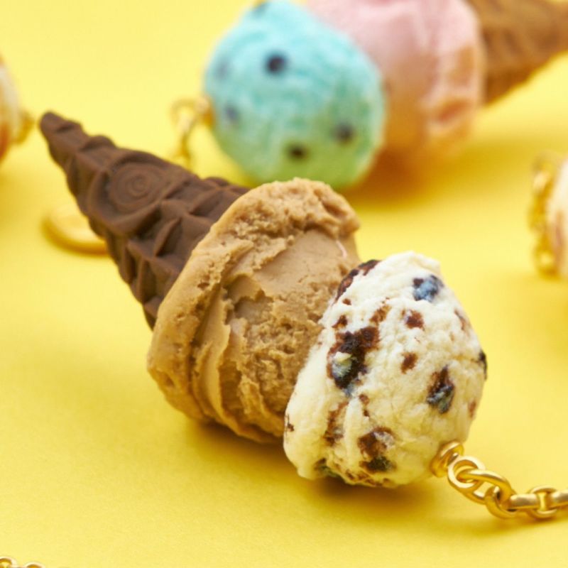 クッキーアンドクリーム＆カフェモカ ダブルアイスクリーム バッグチャーム Q-pot. ONLINE SHOP