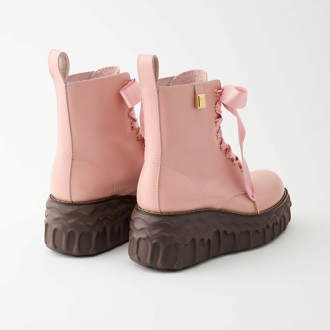 本革 メルティングチョコレート サテンリボンレースアップシューズ（ペールピンク） ブーツ