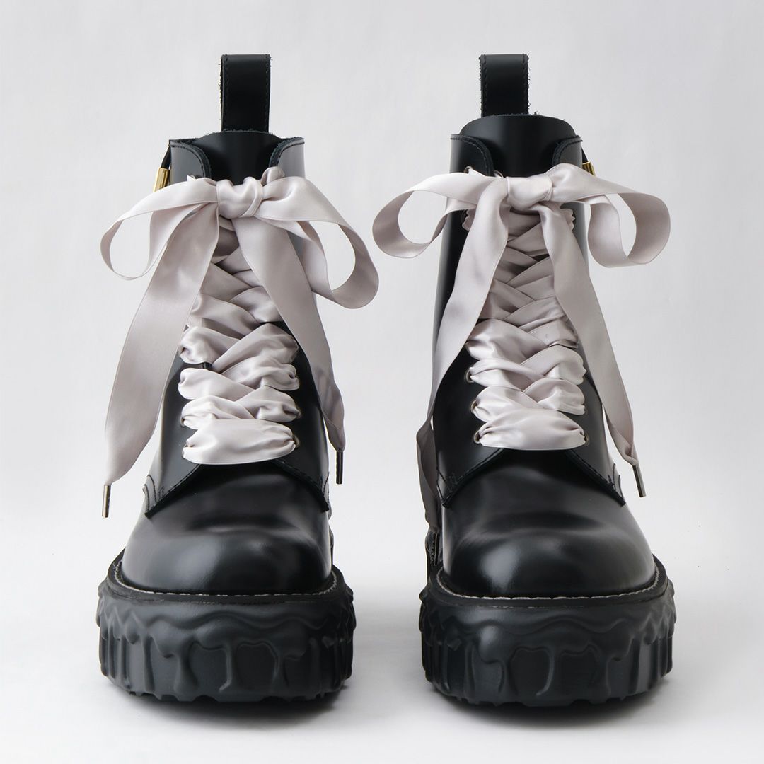 本革 メルティングチョコレート サテンリボンレースアップシューズ（ブラック） ブーツ