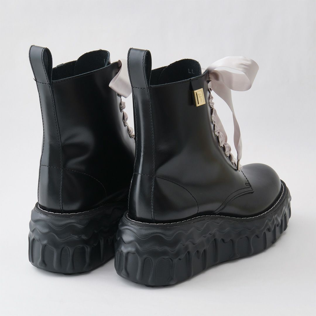 本革 メルティングチョコレート サテンリボンレースアップシューズ（ブラック） ブーツ