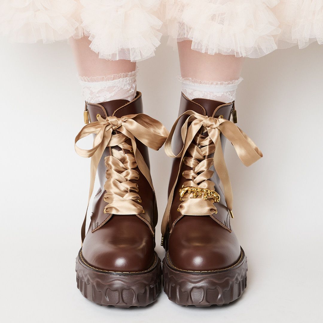 本革 メルティングチョコレート サテンリボンレースアップシューズ（ブラウン） ブーツ