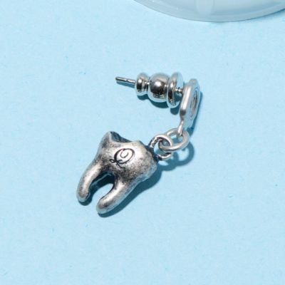 虫歯ピアス
