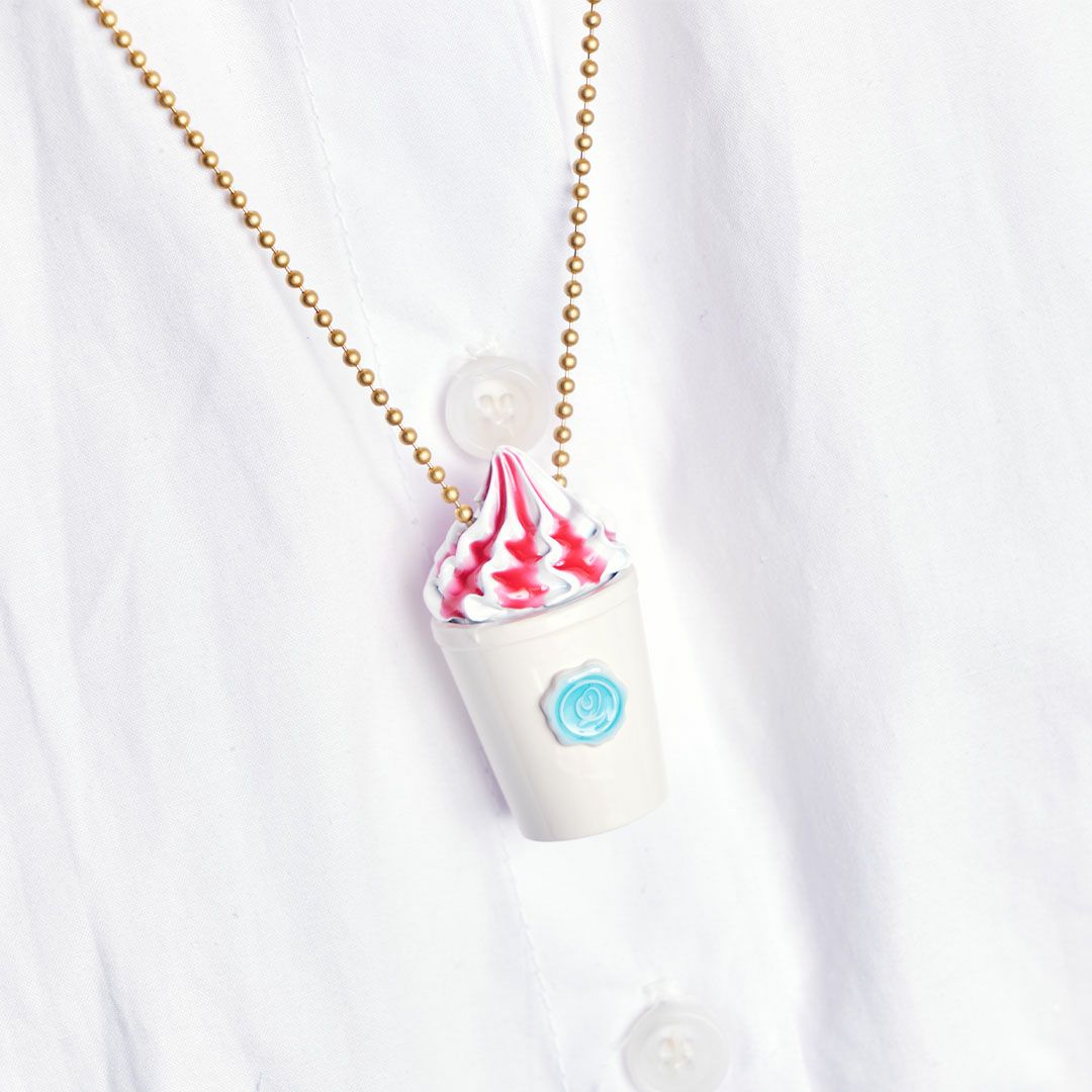 ストロベリーホイップクリーム　トッピングチャーム　ピンク