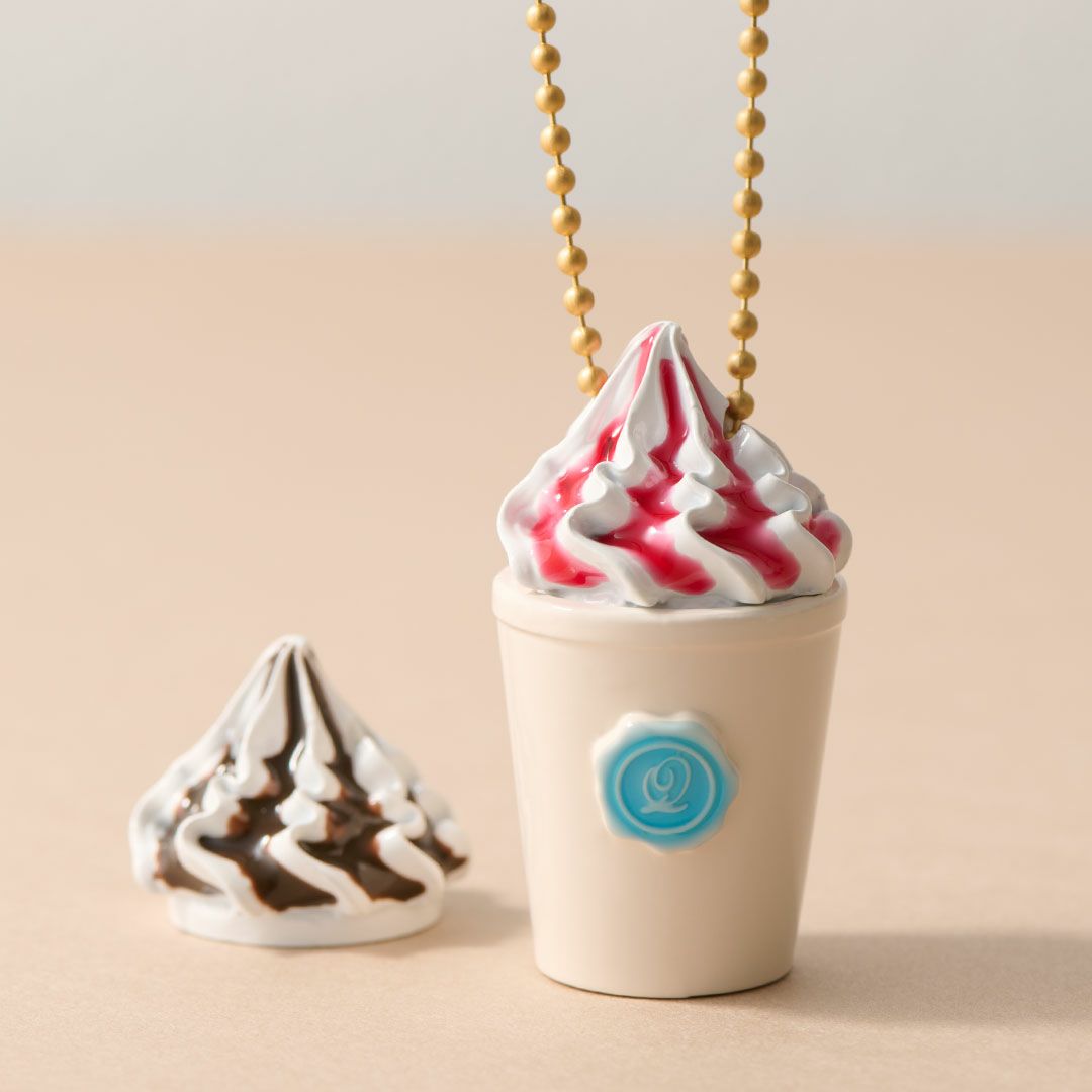 ストロベリーホイップクリーム　トッピングチャーム　ピンク