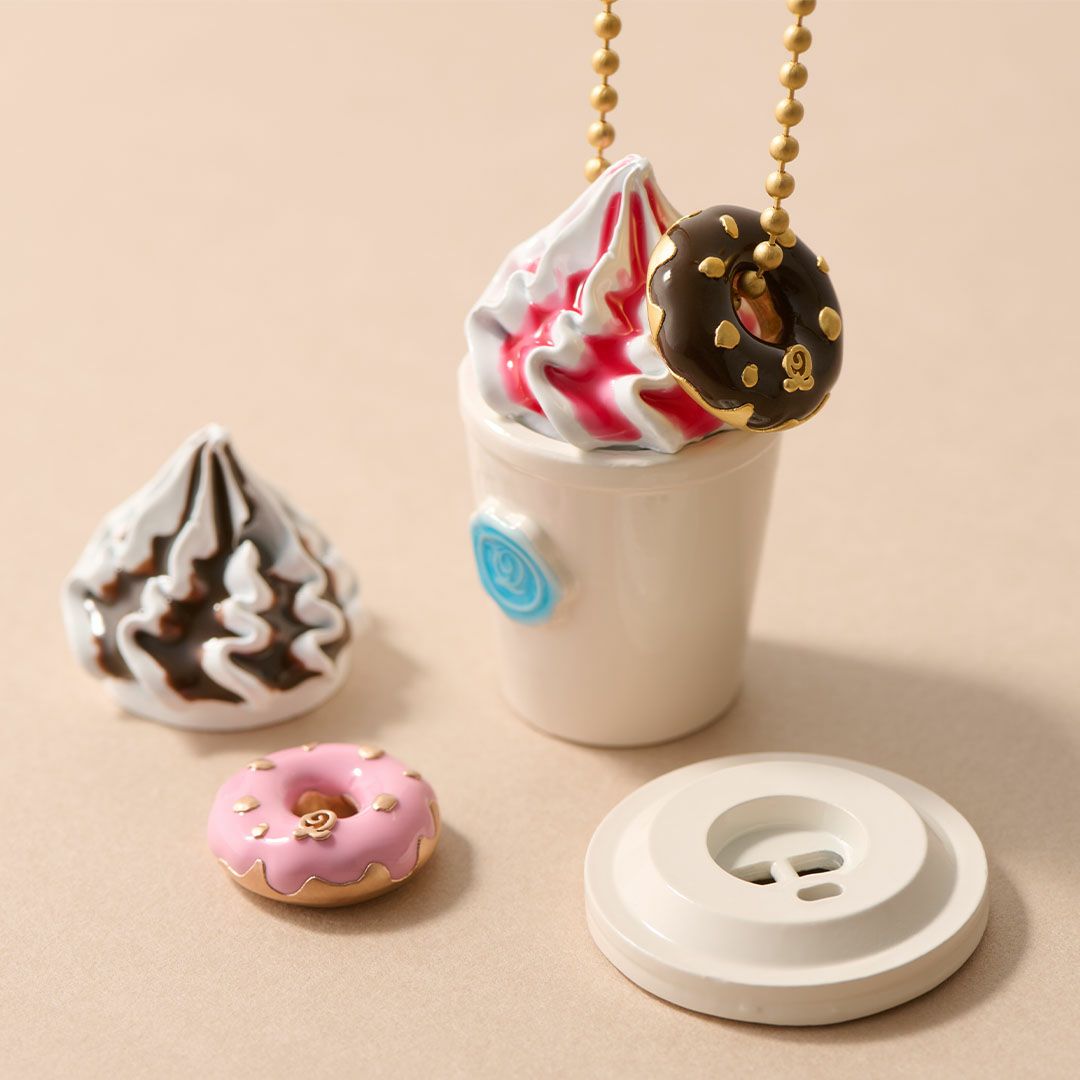 ストロベリーホイップクリーム　トッピングチャーム　ピンク