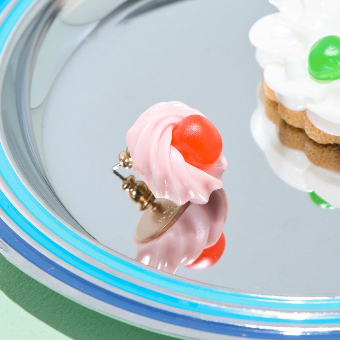 ドレンチェリーケーキ　ピアス
