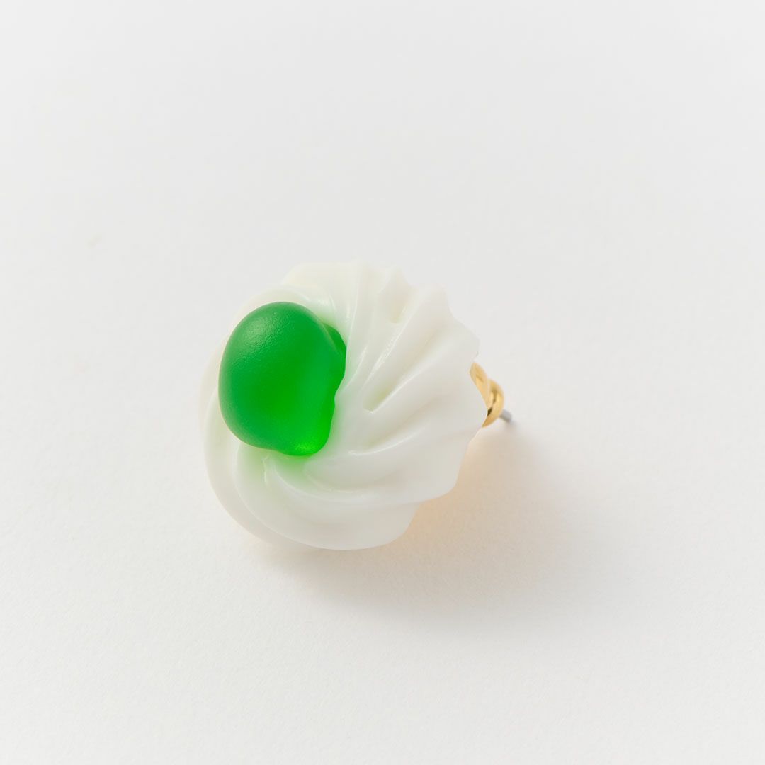 ドレンチェリーケーキ　ピアス