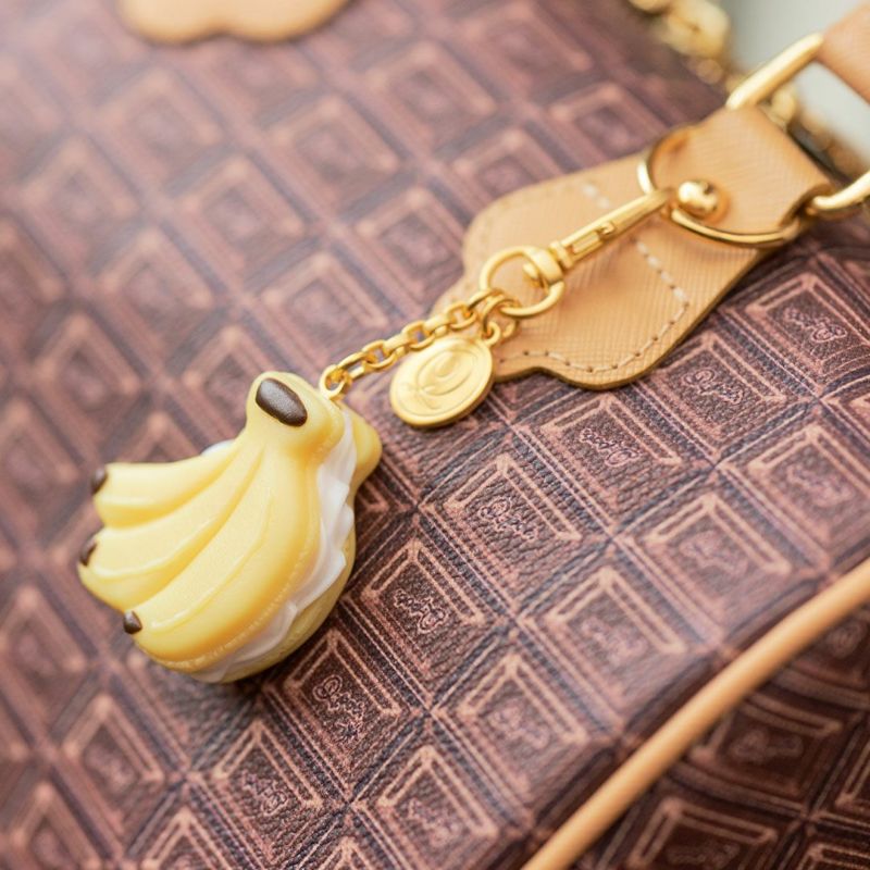 ❤マカロンナさま❤2025年Bracelet❤ ザ・バナナマカロン バッグチャーム | Q-pot. ONLINE SHOP