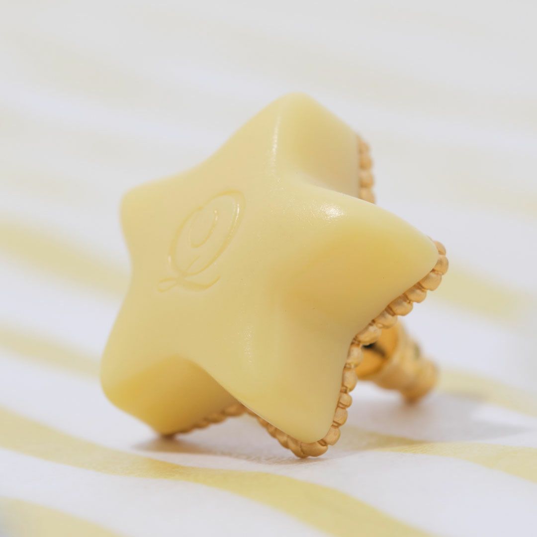エトワールショコラ 星 ピアス イエロー