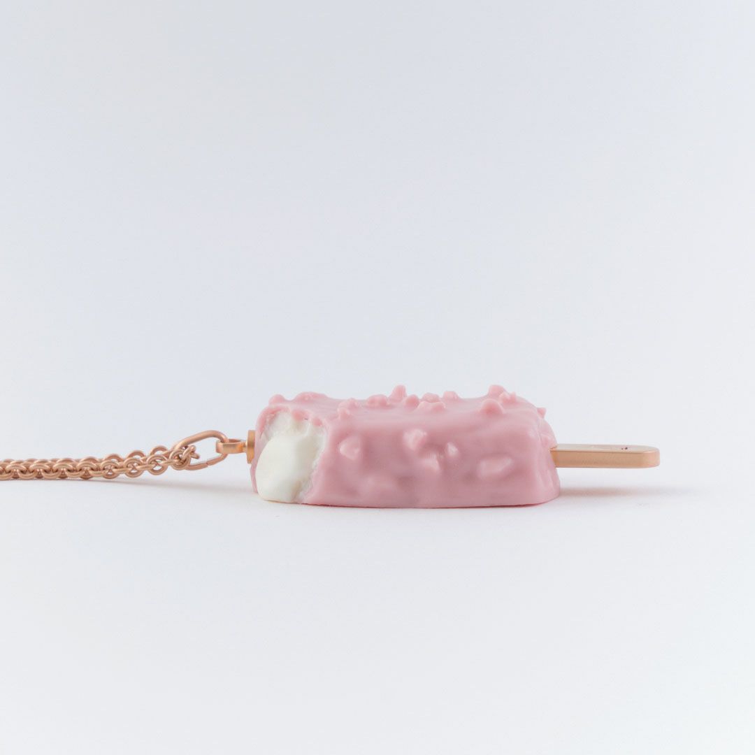 ストロベリーチーズケーキ アイスバー ネックレス