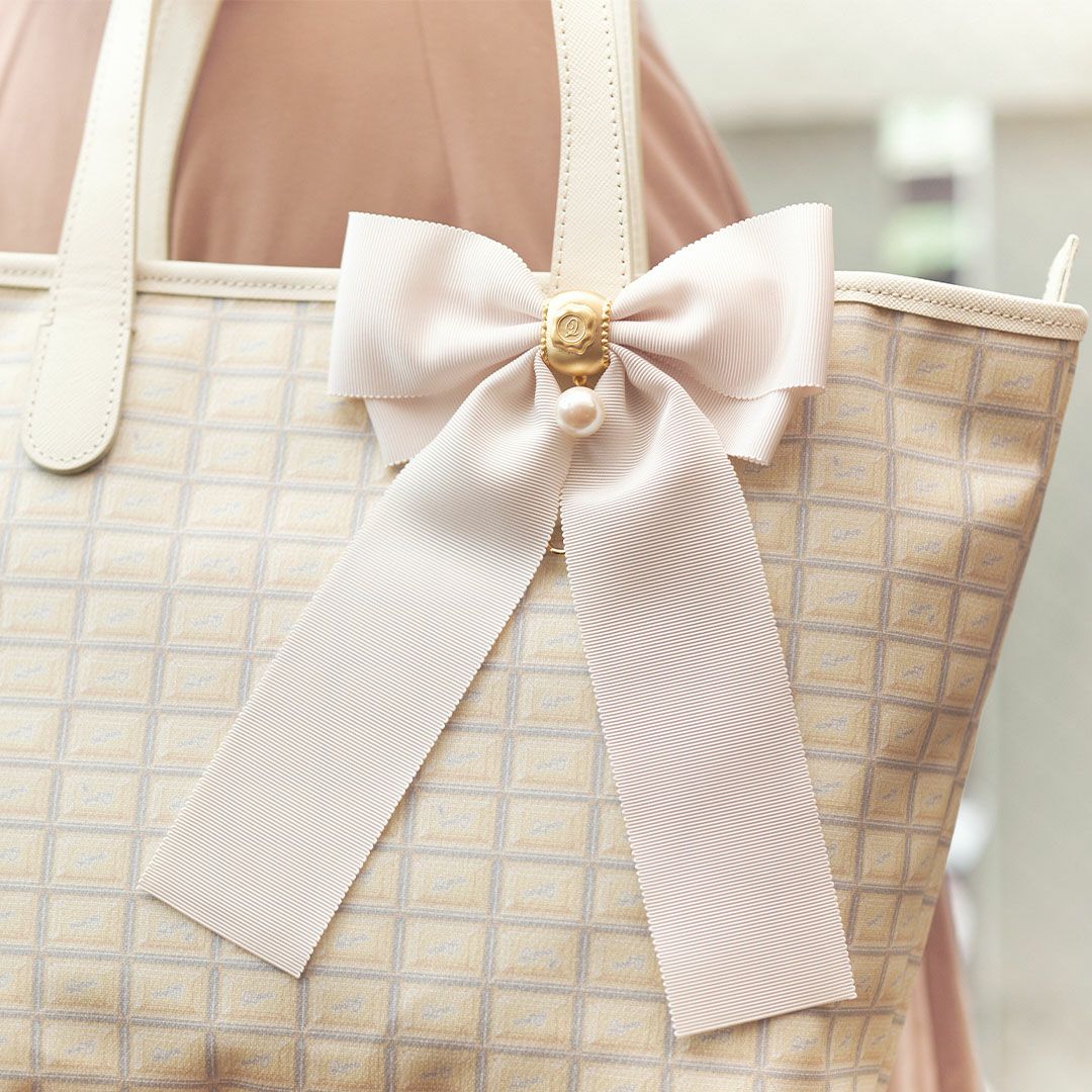 リボン パール ブローチ　オフホワイト