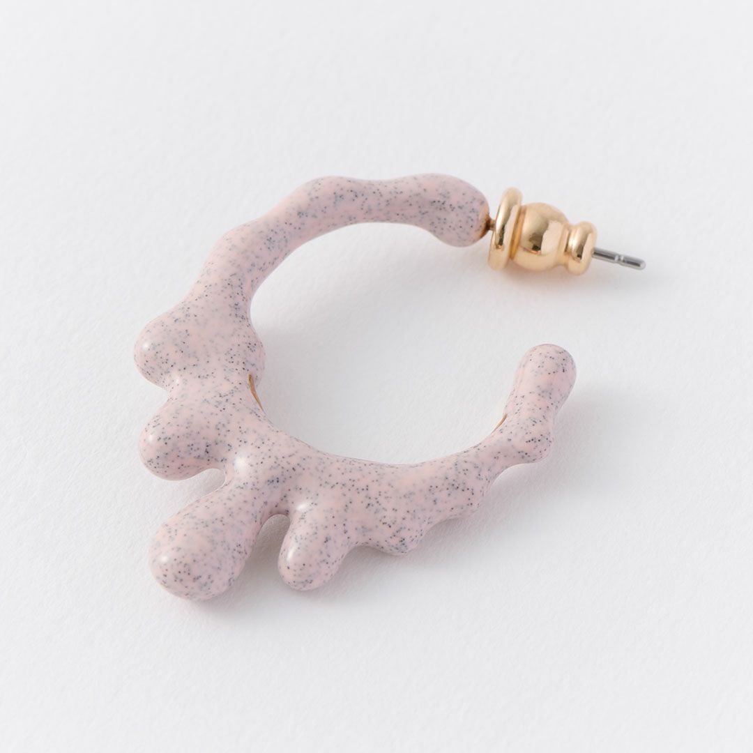 ストロベリーチョコレート　メルト　ピアス