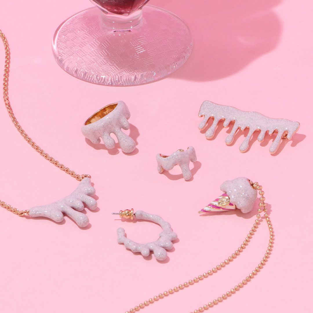 ストロベリーチョコレート　メルト　ピアス