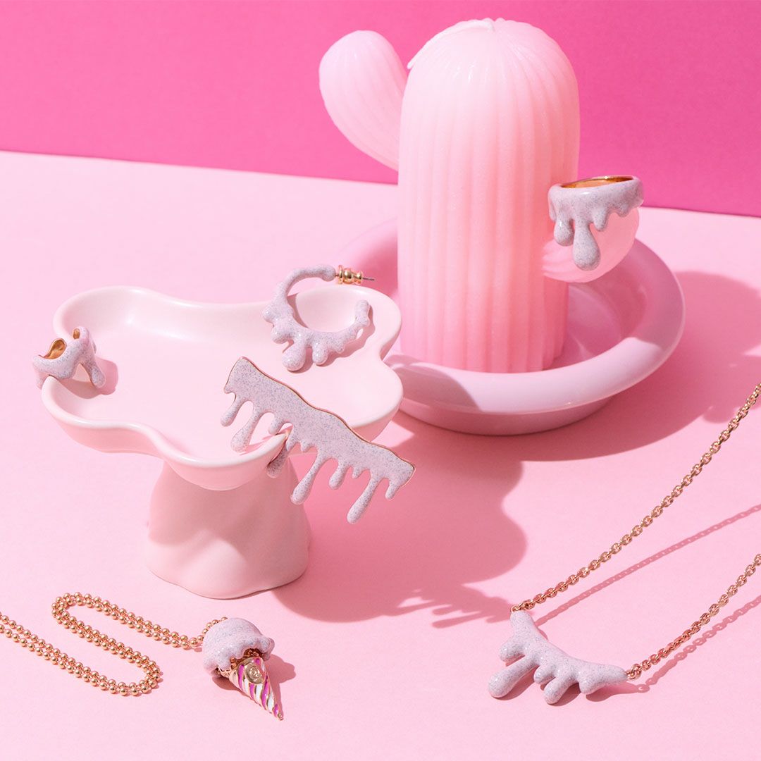 ストロベリーチョコレート　メルト　ピアス