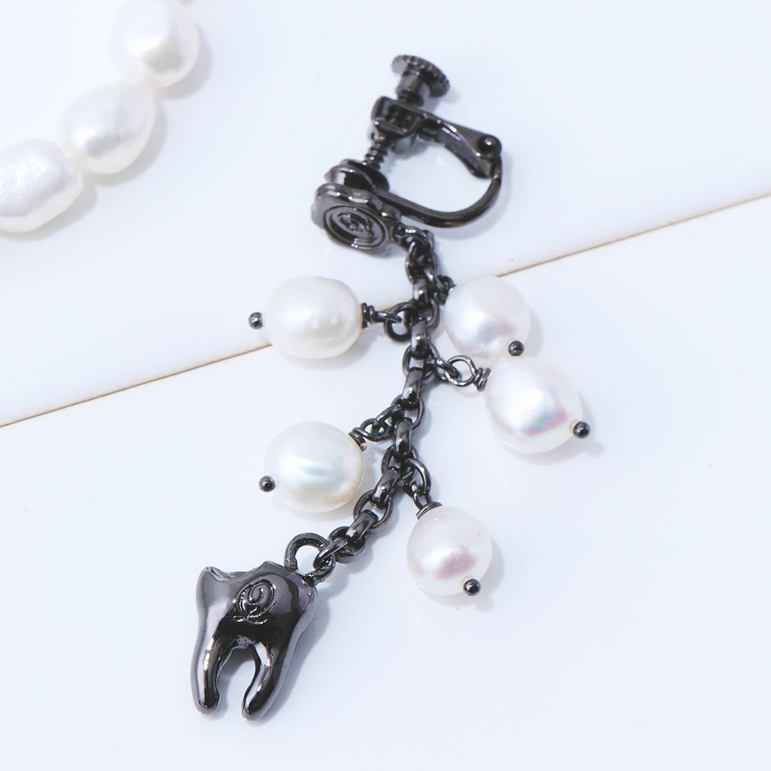 天然石ジュエリー　バロック淡水パール　虫歯　イヤリング