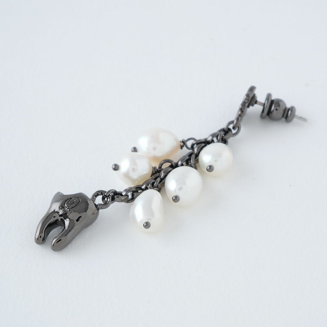 天然石ジュエリー　バロック淡水パール　虫歯　ピアス