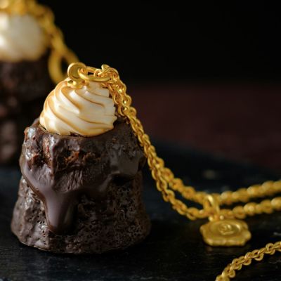 チョコレートカヌレ ネックレス