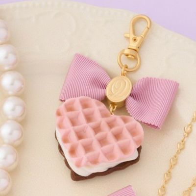 ストロベリーチョコレート ワッフル バッグチャーム