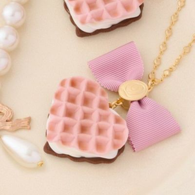 ストロベリーチョコレート ワッフル ネックレス