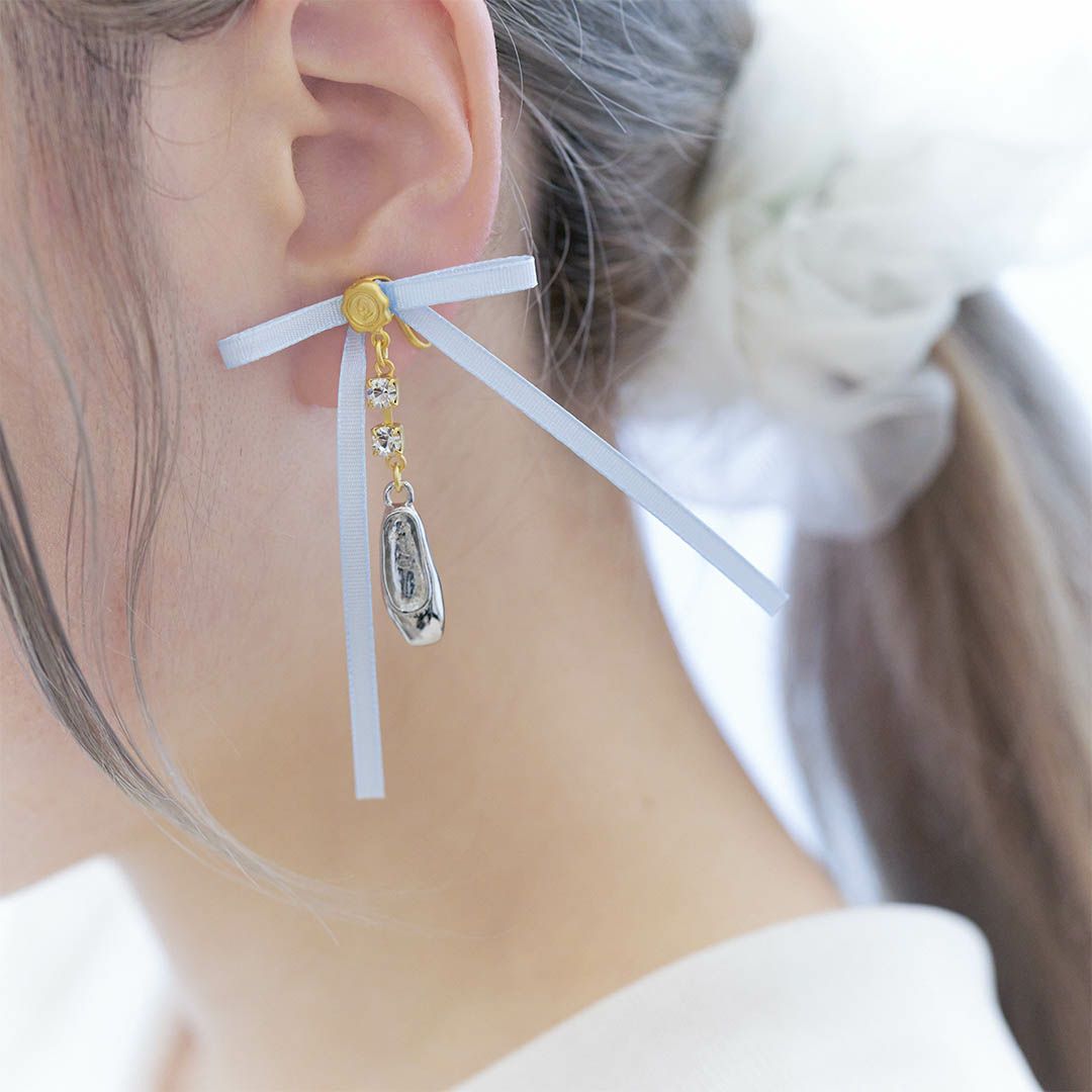 バレリーナ トウシューズピアス(白鳥) | Q-pot. ONLINE SHOP