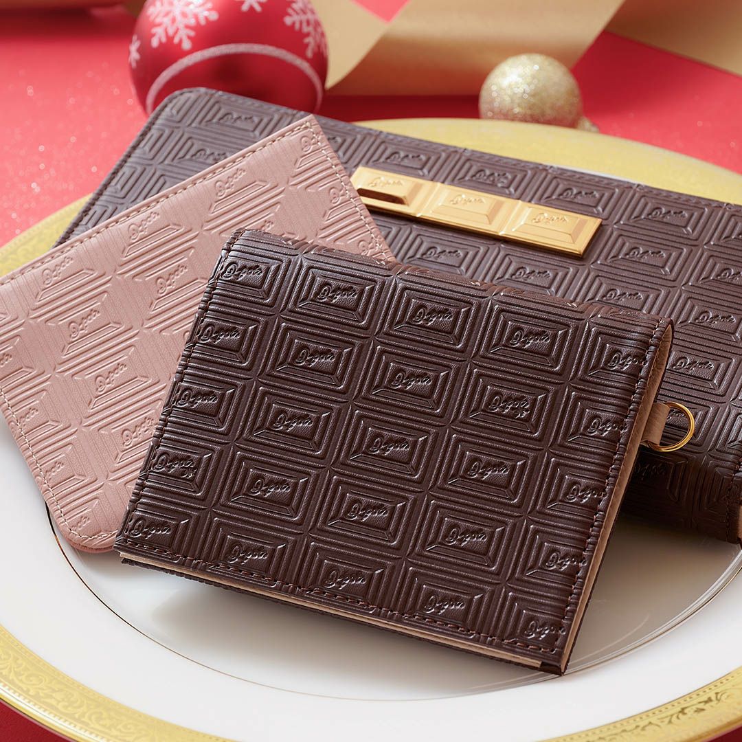 ビターチョコレートバー フラップショートウォレット（財布） | Q-pot