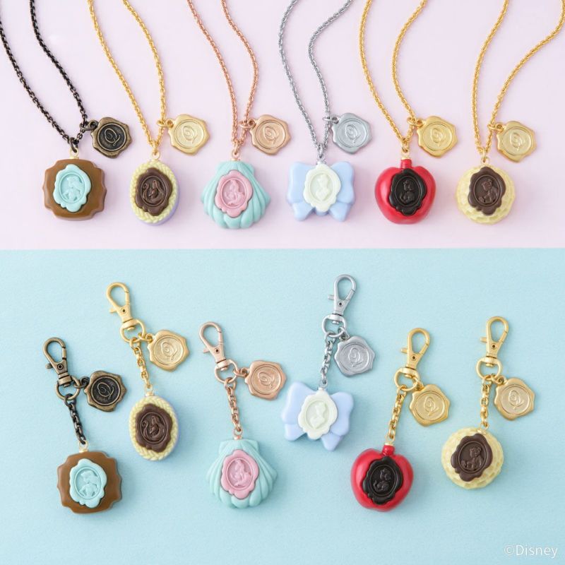 Q-pot. ネックレス ディズニー ファンタジア コラボ 美品 スケルトンなゴーストの姿に仮装した”Mickey” & “Minnie” Ghostが登場